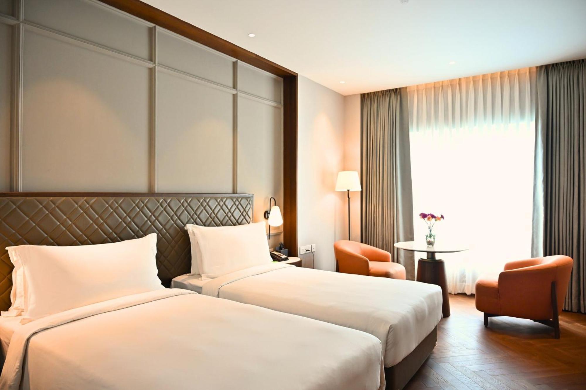 Mayur Vihar Noida By Ihg Hotel