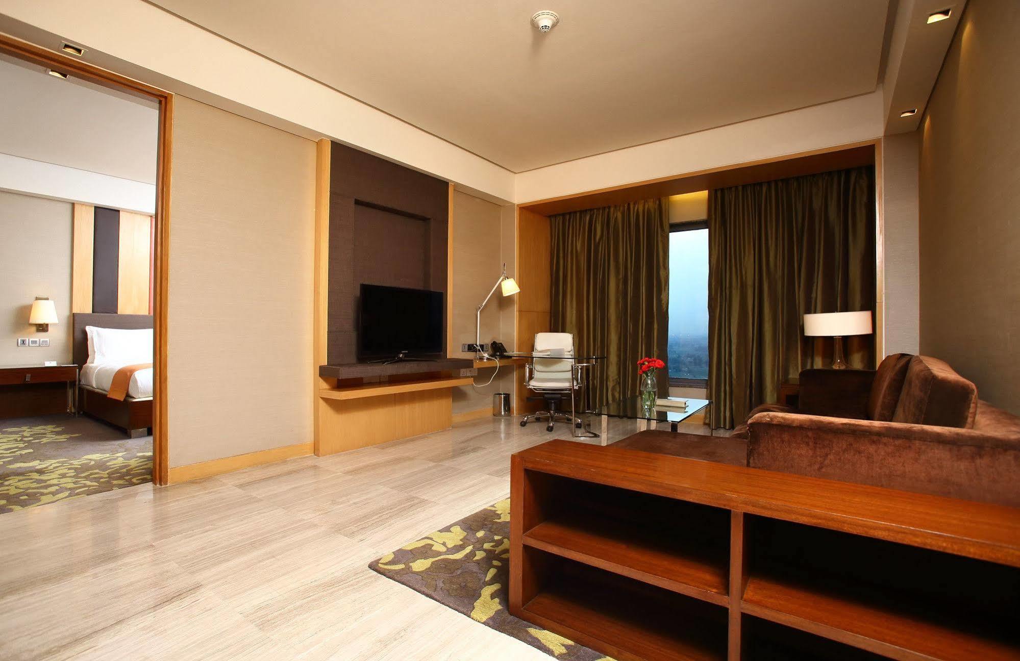 Mayur Vihar Noida By Ihg 5* New Delhi